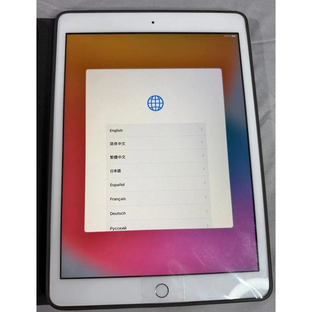 Apple iPad 8th Gen A2270 32GB Rose Gold with Bluetooth Keyboard Case Bundle